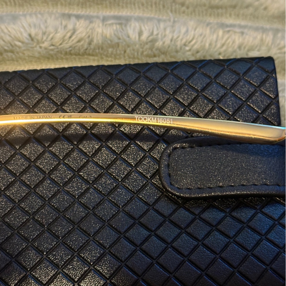 Bottega Veneta Knot Cat Eye Sunglasses - Picture 7 of 13